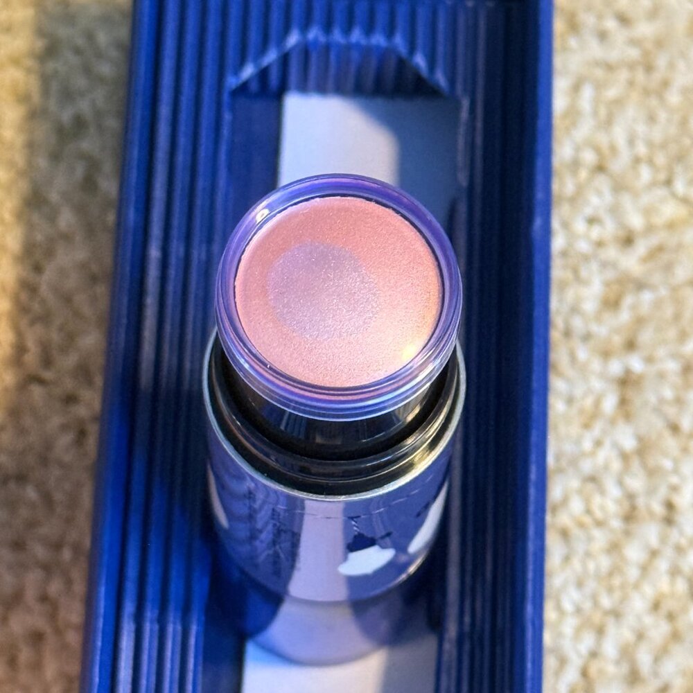 Benefit Watts' Up Highlighter Cream Stick - Picture 7 of 8